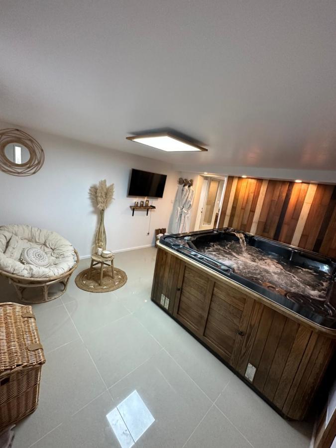 Jacuzzi Prive *